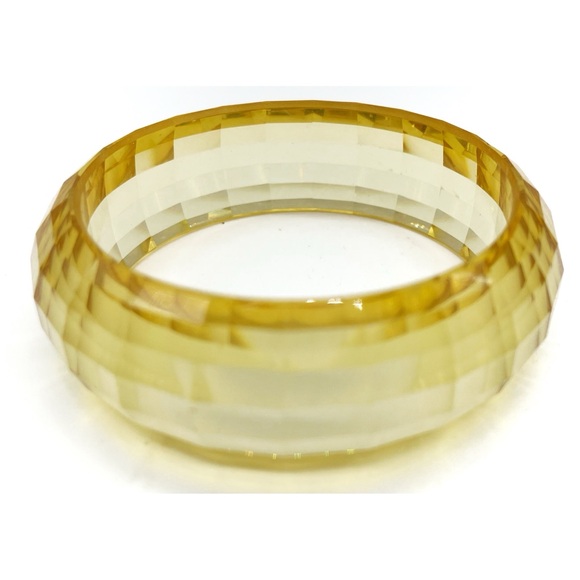 Yellow Faceted Bangle Plastic MCM Look Yellow Apple Juice Colored - Picture 1 of 2